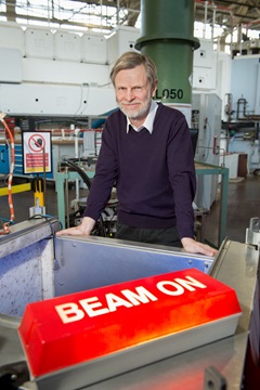 Stewart Parker on the TOSCA beamline